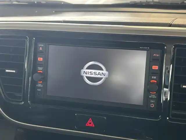 日産 デイズ ルークス ハイウェイスターX Gパッケージ 愛知県 2017(平29)年 4万km スパークリングレッド/ブラック エマージェンシーブレーキ/純正ＳＤナビ/フルセグＴＶ/ドラレコ/全周囲カメラ/ＢＴオーディオ/ＣＤ再生/両側電動スライドドア/ＬＥＤヘッドライト/フォグライト/オートハイビーム/純正フロアマット/純正１５ＡＷ