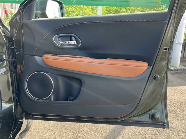 ホンダ ヴェゼル ハイブリッド Z 茨城県 2014(平26)年 7.2万km ミスティックグリーンパール あんしんパッケージ/純正インターナビ/-CD/Bluetooth/フルセグTV/バックカメラ/クルーズコントロール/LEDオートライト/ハーフレザーシート/シートヒーター/純正17インチアルミホイール/ルーフレール/パドルシフト/ステアリングスイッチ/ECONスイッチ/USBポート/HDMIポート/スマートキー/ビルトインETC
