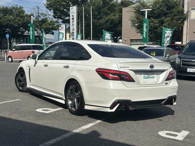 トヨタ クラウン ハイブリッド RS 鳥取県 2018(平30)年 7.6万km ホワイトパールクリスタルシャイン レザーパッケージ/・ホワイト＆ブラックコンビシート/・前席シートヒーター/・前席ベンチレーション/・前席パワーシート/サンルーフ/メーカーナビ/・フルセグ/・Bluetooth/パノラミックビューモニター/TRDスポーツエアロ/モデリスタフェンダーガーニッシュ/スマートキー/プッシュスタート/ビルトインETC2.0/純正ドライブレコーダー/ヘッドアップディスプレイ/プリクラッシュセーフティ/LEDヘッドライト/オートマチックハイビーム/W＆サイドエアバック /カーテンエアバック