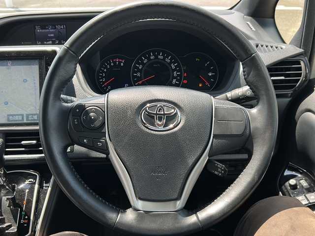 トヨタ ヴォクシー ZS 煌Ⅲ 鹿児島県 2021(令3)年 4.2万km ホワイトパールクリスタルシャイン セーフティセンス/フリップダウンモニター/純正10インチナビ/　　CD/DVD/BT/フルセグ/バックカメラ/両側パワースライドドア/クルーズコントロール/LEDオートライト/合皮シート/純正16インチアルミホイール/リアオートエアコン/スマートキー/ETC