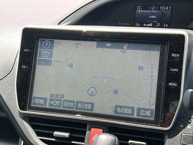 トヨタ ヴォクシー ZS 煌Ⅲ 鹿児島県 2021(令3)年 4.2万km ホワイトパールクリスタルシャイン セーフティセンス/フリップダウンモニター/純正10インチナビ/　　CD/DVD/BT/フルセグ/バックカメラ/両側パワースライドドア/クルーズコントロール/LEDオートライト/合皮シート/純正16インチアルミホイール/リアオートエアコン/スマートキー/ETC