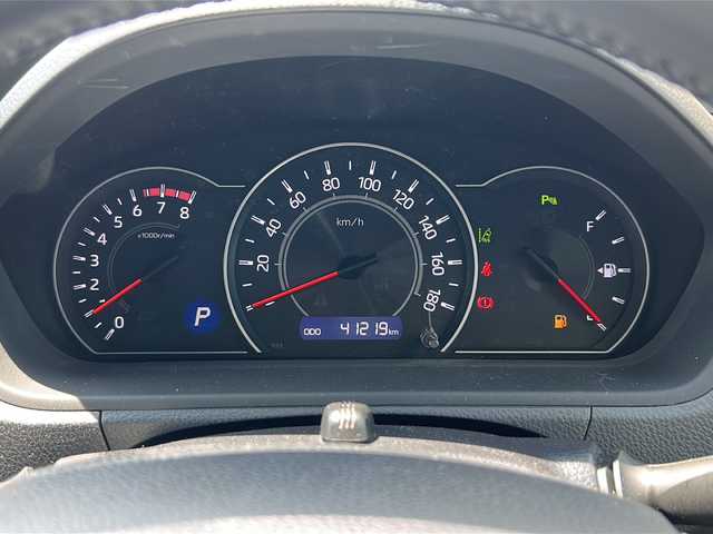 トヨタ ヴォクシー ZS 煌Ⅲ 鹿児島県 2021(令3)年 4.2万km ホワイトパールクリスタルシャイン セーフティセンス/フリップダウンモニター/純正10インチナビ/　　CD/DVD/BT/フルセグ/バックカメラ/両側パワースライドドア/クルーズコントロール/LEDオートライト/合皮シート/純正16インチアルミホイール/リアオートエアコン/スマートキー/ETC