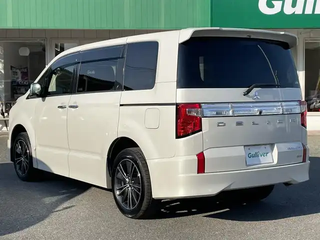 三菱 デリカＤ：５ アーバンギア Pエディション 千葉県 2019(令1)年 7.9万km ウォームホワイトパール ワンオーナー/純正SDナビ/・CD/DVD/MSV/Bluetooth/フルセグ/純正10.1インチフリップダウンモニター/全周囲モニター/両後パワースライドドア/パワーバックドア/運転席パワーシート/前席シートヒーター/衝突軽減ブレーキ/レーンキープアシスト/ブラインドスポットモニター/アダプティブクルーズコントロール/オートマチックハイビーム/左側オートステップ/スマートキー/純正18インチアルミホイール/パドルシフト/純正LEDヘッドライト/フォグランプ/ブレーキオートホールド/本革巻きステアリング/ドアバイザー/サイド＆カーテンエアバッグ/新車時保証書＆取扱説明書