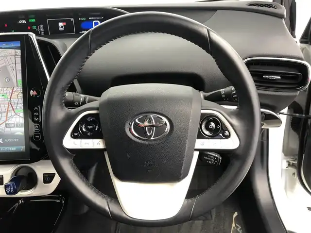 トヨタ プリウス ＰＨＶ A 愛知県 2017(平29)年 5.3万km ホワイトパールクリスタルシャイン トヨタセーフティーセンス/・プリクラッシュセーフティー/・衝突軽減防止/・レーダークルーズコントロール/・クリアランスソナー/・セーフティーセンスパーキングシステム/純正ナビゲーション/・フルセグTV/・Bluetooth/バックカメラ/ワイパーデアイサー/ステアリングリモコン/ステアリングヒーター/シートヒーター（D/N）/純正ドライブレコーダー/LEDライト/ETC2.0