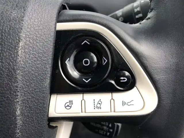 トヨタ プリウス ＰＨＶ A 愛知県 2017(平29)年 5.3万km ホワイトパールクリスタルシャイン トヨタセーフティーセンス/・プリクラッシュセーフティー/・衝突軽減防止/・レーダークルーズコントロール/・クリアランスソナー/・セーフティーセンスパーキングシステム/純正ナビゲーション/・フルセグTV/・Bluetooth/バックカメラ/ワイパーデアイサー/ステアリングリモコン/ステアリングヒーター/シートヒーター（D/N）/純正ドライブレコーダー/LEDライト/ETC2.0