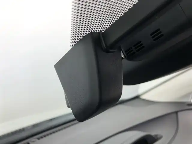 トヨタ プリウス ＰＨＶ A 愛知県 2017(平29)年 5.3万km ホワイトパールクリスタルシャイン トヨタセーフティーセンス/・プリクラッシュセーフティー/・衝突軽減防止/・レーダークルーズコントロール/・クリアランスソナー/・セーフティーセンスパーキングシステム/純正ナビゲーション/・フルセグTV/・Bluetooth/バックカメラ/ワイパーデアイサー/ステアリングリモコン/ステアリングヒーター/シートヒーター（D/N）/純正ドライブレコーダー/LEDライト/ETC2.0