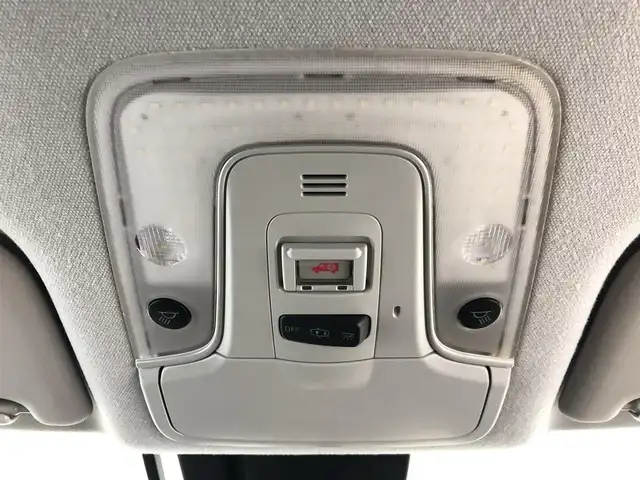 トヨタ プリウス ＰＨＶ A 愛知県 2017(平29)年 5.3万km ホワイトパールクリスタルシャイン トヨタセーフティーセンス/・プリクラッシュセーフティー/・衝突軽減防止/・レーダークルーズコントロール/・クリアランスソナー/・セーフティーセンスパーキングシステム/純正ナビゲーション/・フルセグTV/・Bluetooth/バックカメラ/ワイパーデアイサー/ステアリングリモコン/ステアリングヒーター/シートヒーター（D/N）/純正ドライブレコーダー/LEDライト/ETC2.0