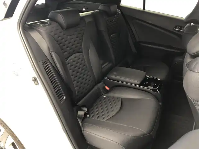トヨタ プリウス ＰＨＶ A 愛知県 2017(平29)年 5.3万km ホワイトパールクリスタルシャイン トヨタセーフティーセンス/・プリクラッシュセーフティー/・衝突軽減防止/・レーダークルーズコントロール/・クリアランスソナー/・セーフティーセンスパーキングシステム/純正ナビゲーション/・フルセグTV/・Bluetooth/バックカメラ/ワイパーデアイサー/ステアリングリモコン/ステアリングヒーター/シートヒーター（D/N）/純正ドライブレコーダー/LEDライト/ETC2.0