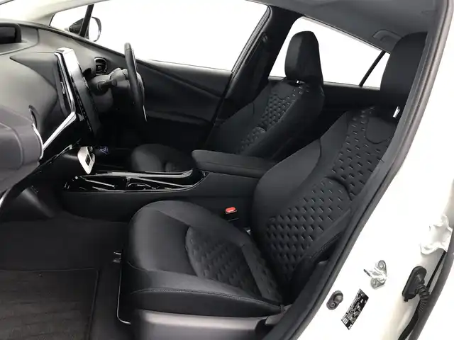 トヨタ プリウス ＰＨＶ A 愛知県 2017(平29)年 5.3万km ホワイトパールクリスタルシャイン トヨタセーフティーセンス/・プリクラッシュセーフティー/・衝突軽減防止/・レーダークルーズコントロール/・クリアランスソナー/・セーフティーセンスパーキングシステム/純正ナビゲーション/・フルセグTV/・Bluetooth/バックカメラ/ワイパーデアイサー/ステアリングリモコン/ステアリングヒーター/シートヒーター（D/N）/純正ドライブレコーダー/LEDライト/ETC2.0