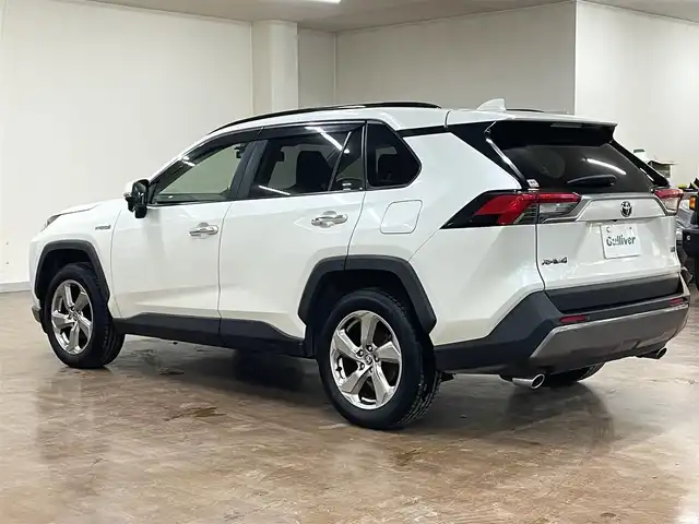 トヨタ ＲＡＶ４ ハイブリッドG 道央・札幌 2020(令2)年 9.5万km ホワイトパールクリスタルシャイン 4WD/ワンオーナー/寒冷地仕様/純正9型ナビ/フルセグTV/CD/DVD/Bluetooth/SD/バックカメラ/黒革/パワーシート（D）/シートメモリ/シートヒーター（D/N）/ステアリングヒーター/セーフティセンス/・衝突軽減ブレーキ/・レーンキープアシスト/・横滑り防止/レーダークルーズコントロール/パワーバックドア/ブラインドスポットモニター/フロントワイパーデアイサー/オートマチックハイビーム/ドライブレコーダー（前方）/スマートキー×2/純正エンジンスターター/AC100V電源/社外17インチAW付スタッドレス積み込み/・225/65/17　BS：2024年製　6mm/保証書/取扱説明書