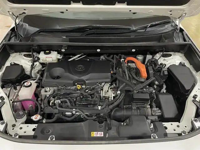 トヨタ ＲＡＶ４ ハイブリッドG 道央・札幌 2020(令2)年 9.5万km ホワイトパールクリスタルシャイン 4WD/ワンオーナー/寒冷地仕様/純正9型ナビ/フルセグTV/CD/DVD/Bluetooth/SD/バックカメラ/黒革/パワーシート（D）/シートメモリ/シートヒーター（D/N）/ステアリングヒーター/セーフティセンス/・衝突軽減ブレーキ/・レーンキープアシスト/・横滑り防止/レーダークルーズコントロール/パワーバックドア/ブラインドスポットモニター/フロントワイパーデアイサー/オートマチックハイビーム/ドライブレコーダー（前方）/スマートキー×2/純正エンジンスターター/AC100V電源/社外17インチAW付スタッドレス積み込み/・225/65/17　BS：2024年製　6mm/保証書/取扱説明書