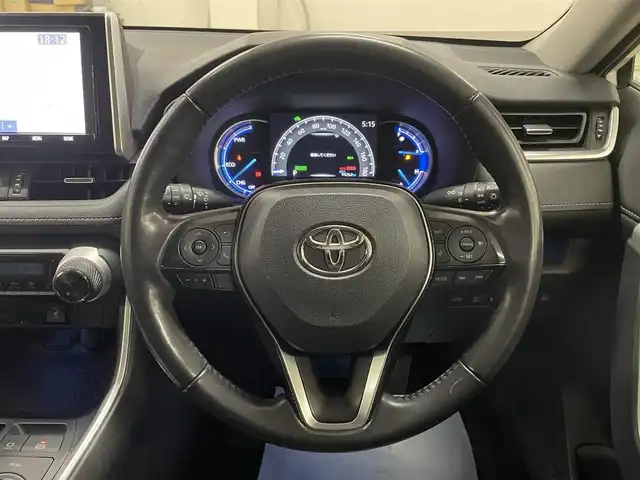 トヨタ ＲＡＶ４ ハイブリッドG 道央・札幌 2020(令2)年 9.5万km ホワイトパールクリスタルシャイン 4WD/ワンオーナー/寒冷地仕様/純正9型ナビ/フルセグTV/CD/DVD/Bluetooth/SD/バックカメラ/黒革/パワーシート（D）/シートメモリ/シートヒーター（D/N）/ステアリングヒーター/セーフティセンス/・衝突軽減ブレーキ/・レーンキープアシスト/・横滑り防止/レーダークルーズコントロール/パワーバックドア/ブラインドスポットモニター/フロントワイパーデアイサー/オートマチックハイビーム/ドライブレコーダー（前方）/スマートキー×2/純正エンジンスターター/AC100V電源/社外17インチAW付スタッドレス積み込み/・225/65/17　BS：2024年製　6mm/保証書/取扱説明書