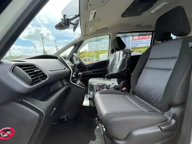 日産 セレナ ハイウェイスター V 大阪府 2020(令2)年 3.9万km ブリリアントホワイトパール プロパイロット/純正８インチナビ　/   フルセグTV/CD/DVD/Bluetooth/USB　/衝突軽減ブレーキ/クリアランスソナー　　/ブラインドスポットモニター　/全方位モニター　/後席モニター　　/両側パワースライドドア　/アイドリングストップ　/前後ドライブレコーダー/純正１６インチアルミホイール　/プッシュスタート/スマートキー　/ＥＴＣ　/ＬＥＤ