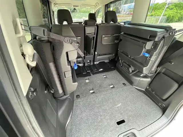 日産 セレナ ハイウェイスター V 大阪府 2020(令2)年 3.9万km ブリリアントホワイトパール プロパイロット/純正８インチナビ　/   フルセグTV/CD/DVD/Bluetooth/USB　/衝突軽減ブレーキ/クリアランスソナー　　/ブラインドスポットモニター　/全方位モニター　/後席モニター　　/両側パワースライドドア　/アイドリングストップ　/前後ドライブレコーダー/純正１６インチアルミホイール　/プッシュスタート/スマートキー　/ＥＴＣ　/ＬＥＤ