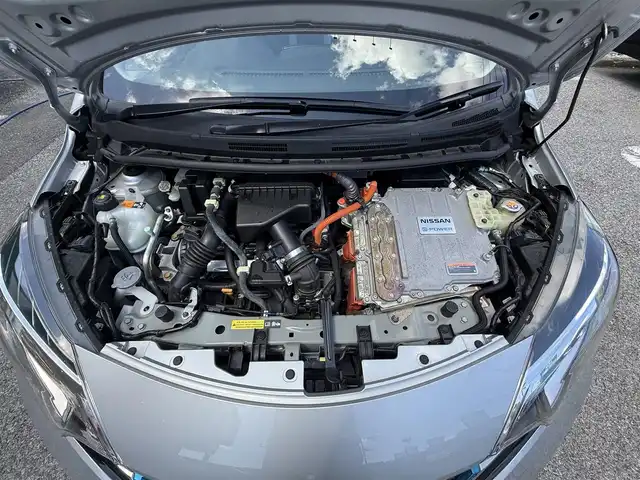日産 ノート e－パワー B 千葉県 2020(令2)年 2.1万km ブリリアントシルバー 純正ナビ（AM/FM/CD/DVD）/デジタルインナービューモニター/バックカメラ・フロントカメラ/コーナーセンサー/横滑り防止装置/レーンキープアシスト/ETC/前後ドライブレコーダー/LEDヘッドライト/オートライト/オートエアコン