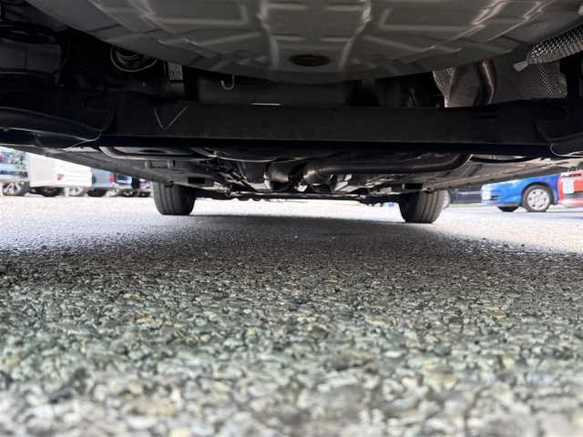 日産 ノート e－パワー B 千葉県 2020(令2)年 2.1万km ブリリアントシルバー 純正ナビ（AM/FM/CD/DVD）/デジタルインナービューモニター/バックカメラ・フロントカメラ/コーナーセンサー/横滑り防止装置/レーンキープアシスト/ETC/前後ドライブレコーダー/LEDヘッドライト/オートライト/オートエアコン