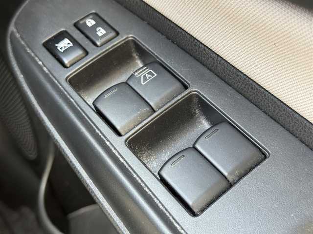 日産 ノート e－パワー B 千葉県 2020(令2)年 2.1万km ブリリアントシルバー 純正ナビ（AM/FM/CD/DVD）/デジタルインナービューモニター/バックカメラ・フロントカメラ/コーナーセンサー/横滑り防止装置/レーンキープアシスト/ETC/前後ドライブレコーダー/LEDヘッドライト/オートライト/オートエアコン