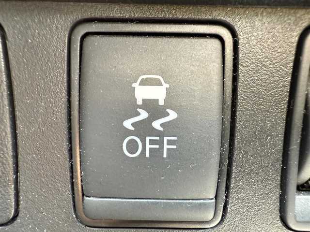 日産 ノート e－パワー B 千葉県 2020(令2)年 2.1万km ブリリアントシルバー 純正ナビ（AM/FM/CD/DVD）/デジタルインナービューモニター/バックカメラ・フロントカメラ/コーナーセンサー/横滑り防止装置/レーンキープアシスト/ETC/前後ドライブレコーダー/LEDヘッドライト/オートライト/オートエアコン