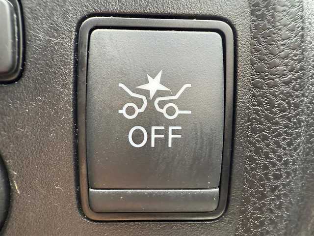 日産 ノート e－パワー B 千葉県 2020(令2)年 2.1万km ブリリアントシルバー 純正ナビ（AM/FM/CD/DVD）/デジタルインナービューモニター/バックカメラ・フロントカメラ/コーナーセンサー/横滑り防止装置/レーンキープアシスト/ETC/前後ドライブレコーダー/LEDヘッドライト/オートライト/オートエアコン