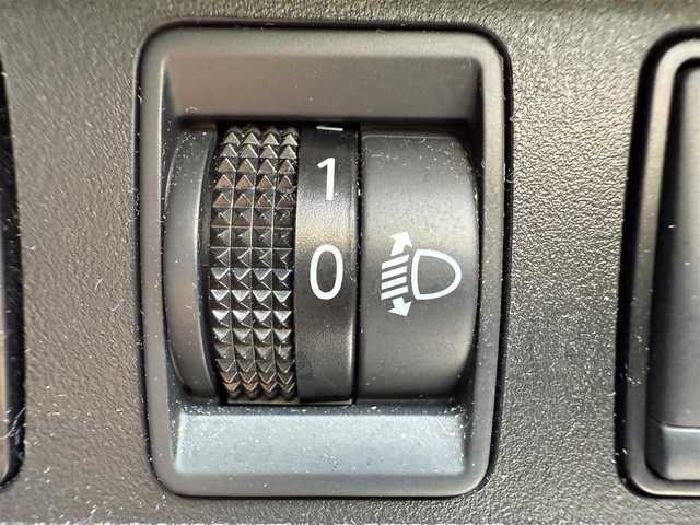 日産 ノート e－パワー B 千葉県 2020(令2)年 2.1万km ブリリアントシルバー 純正ナビ（AM/FM/CD/DVD）/デジタルインナービューモニター/バックカメラ・フロントカメラ/コーナーセンサー/横滑り防止装置/レーンキープアシスト/ETC/前後ドライブレコーダー/LEDヘッドライト/オートライト/オートエアコン