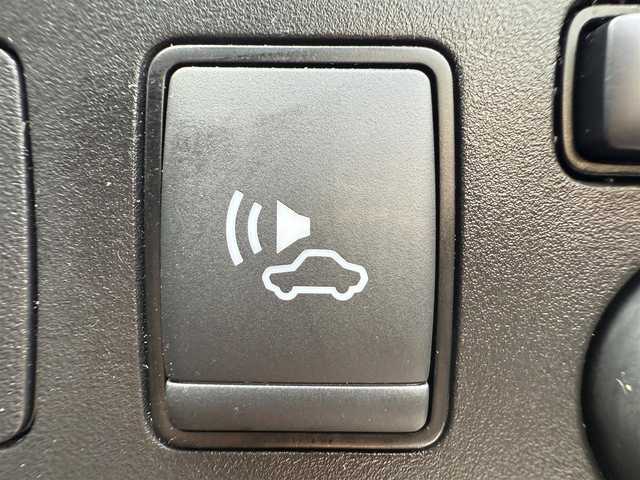 日産 ノート e－パワー B 千葉県 2020(令2)年 2.1万km ブリリアントシルバー 純正ナビ（AM/FM/CD/DVD）/デジタルインナービューモニター/バックカメラ・フロントカメラ/コーナーセンサー/横滑り防止装置/レーンキープアシスト/ETC/前後ドライブレコーダー/LEDヘッドライト/オートライト/オートエアコン