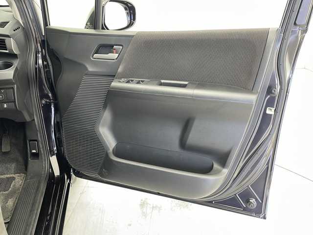 ホンダ フリード G ジャストセレクション 千葉県 2013(平25)年 5.4万km プレミアムブラキッシュパール クルーズコントロール/横滑り防止装置/社外7インチSDナビ（CN-S310D）/　（Bluetooth/CD/DVD/フルセグTV）/純正ETC/3列シート/両側パワースライドドア/純正フロアマット/パワーステアリング/オートライト/キセノンヘッドライト