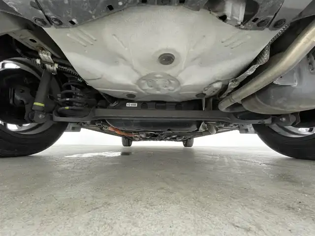 トヨタ アクア S 大分県 2014(平26)年 6.4万km グレーメタリック 社外ナビ　CN-R300WD/(CD/DVD/SD/フルセグ)/バックカメラ/ＥＴＣ/プッシュスタート/スマートキー×２/電動格納ウィンカーミラー/車両接近お知らせ機能/ヘッドライトレベライザー/ドアバイザー/ＬＥＤヘッドライト/純正フロアマット