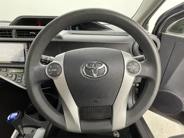 トヨタ アクア S 大分県 2014(平26)年 6.4万km グレーメタリック 社外ナビ　CN-R300WD/(CD/DVD/SD/フルセグ)/バックカメラ/ＥＴＣ/プッシュスタート/スマートキー×２/電動格納ウィンカーミラー/車両接近お知らせ機能/ヘッドライトレベライザー/ドアバイザー/ＬＥＤヘッドライト/純正フロアマット