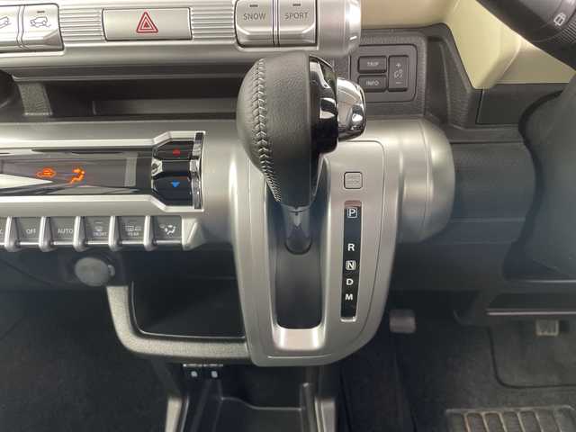 スズキ クロスビー HYBRID MZ 道央・札幌 2024(令6)年 2.7万km メロウディープレッドパール/ミネラルグレー2トーン ・４WD/・スズキセーフティーサポート/・デュアルカメラブレーキサポート/・レーダークルーズコントロール/・社外SDナビ（BT/CD/SD/ワンセグTV）/・バックカメラ/パドルシフト/・前席シートヒーター/・ステアリングスイッチ/・アイドリングストップ/・LEDオートライトオートマチックハイビーム/・プッシュスタート/スマートキー/・ETC/・電動格納ミラー/・ダウンヒルアシスト