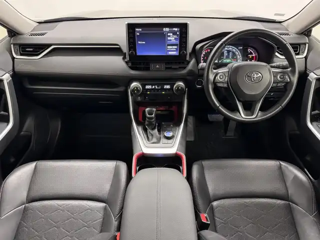 トヨタ ＲＡＶ４ アドベンチャー オフロードPKG 三重県 2021(令3)年 6.4万km アティチュードブラックマイカ ガソリン/フルタイム4WD/MTモード付フロアCVT/純正 9インチ ディスプレイオーディオ/（FM/AM/TV/Bluetooth/USB/iPod/Miracast/AppleCarPlay/AndroidAuto）/バックガイドモニター/ビルトイン ETC/Toyota Safety Sense/●プリクラッシュセーフティ/●レーントレーシングアシスト/●オートハイビーム/●レーダークルコン/●ロードサインアシスト/・ブラインドスポットモニター/・リヤクロストラフィックアラート/・パーキングサポートブレーキ（前後静止物・後方接近車両）/・先行車発進告知/装備/●合皮シート/●パワーシート（Dメモリー付8way＆ランバーサポート）/●シートヒーター＆ベンチレーション（D/N）/●ステアリングヒーター/●左右独立オートエアコン/●ステアリングスイッチ/●オートライト/●LEDヘッドランプ/●フロントフォグランプ/●プッシュスタート/●純正18inAW（オフロードパッケージ専用マットブラック塗装）/●スマートキーx2/・保/取/マルチ取/など