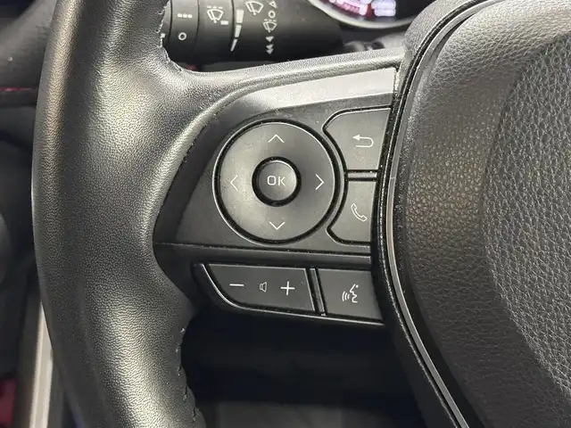 トヨタ ＲＡＶ４ アドベンチャー オフロードPKG 三重県 2021(令3)年 6.4万km アティチュードブラックマイカ ガソリン/フルタイム4WD/MTモード付フロアCVT/純正 9インチ ディスプレイオーディオ/（FM/AM/TV/Bluetooth/USB/iPod/Miracast/AppleCarPlay/AndroidAuto）/バックガイドモニター/ビルトイン ETC/Toyota Safety Sense/●プリクラッシュセーフティ/●レーントレーシングアシスト/●オートハイビーム/●レーダークルコン/●ロードサインアシスト/・ブラインドスポットモニター/・リヤクロストラフィックアラート/・パーキングサポートブレーキ（前後静止物・後方接近車両）/・先行車発進告知/装備/●合皮シート/●パワーシート（Dメモリー付8way＆ランバーサポート）/●シートヒーター＆ベンチレーション（D/N）/●ステアリングヒーター/●左右独立オートエアコン/●ステアリングスイッチ/●オートライト/●LEDヘッドランプ/●フロントフォグランプ/●プッシュスタート/●純正18inAW（オフロードパッケージ専用マットブラック塗装）/●スマートキーx2/・保/取/マルチ取/など