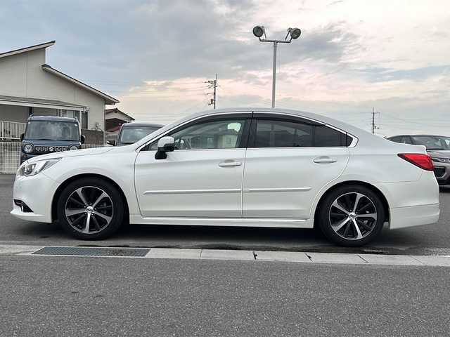 スバル レガシィ Ｂ４ リミテッド 香川県 2015(平27)年 2万km クリスタルホワイトP 純正ナビ/フルセグテレビ/CD／DVD再生機能/サンルーフ/ドライブレコーダー/シートヒーター/前後コーナーセンサー/アイドリングストップ/レーダー探知機/メモリーシート/ETC/スペアキー