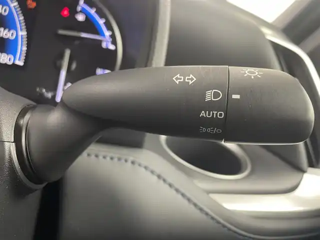 トヨタ ヴォクシー ハイブリッド S－Z 大阪府 2023(令5)年 2.4万km グリッターブラックガラスフレーク 禁煙車/トヨタセーフティセンス/　・プリクラッシュセーフティ　PCS/　・レーントレーシングアシスト　LTA/　・レーンディパーチャーアラート　LDA/　・レーダークルーズコントロール　ACC/　・ロードサインアシスト　RSA/　・フロントクロストラフィックアラート　FCTA/　・リアクロストラフィックアラート　RCTA/　・プロアクティブドライビングアシスト　PDA/　・パーキングサポートブレーキ　PSB/　・発信遅れ告知機能　TMN/純正ディスプレイオーディオ/　Bluetooth/フルセグ/CD/DVD/バックカメラ/両側パワースライドドア/ハーフレザーシート/前席シートヒーター/LEDオートライト/オートマチックハイビーム　AHB/フォグランプ/純正17インチアルミホイール/スマートキー/ETC2.0/フロアマット/ドアバイザー