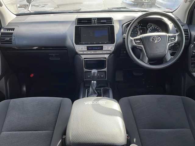 トヨタ ランドクルーザー プラド TX 道北・旭川 2018(平30)年 6.2万km ブラック /４WD//禁煙車//TRDエアロ//社外１７インチアルミホイール//サンルーフ//純正ナビ/SD/BT/フルセグ/CD/DVD//バックカメラ//セーフティセンス//LDA/PCS/ACC/クリアランスソナー//オートライト//オートマチックハイビーム//リアフォグランプ//ルーフレール//ETC//ステアリングスイッチ//ドアバイザー//トノカバー//オートエアコン//純正フロアマット//オートリトラミラー