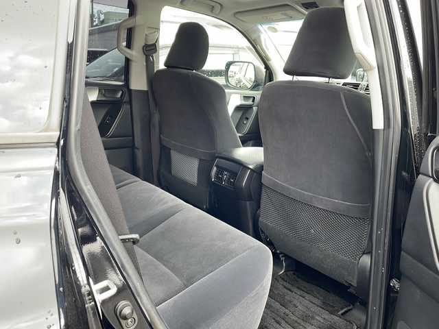 トヨタ ランドクルーザー プラド TX 道北・旭川 2018(平30)年 6.2万km ブラック /４WD//禁煙車//TRDエアロ//社外１７インチアルミホイール//サンルーフ//純正ナビ/SD/BT/フルセグ/CD/DVD//バックカメラ//セーフティセンス//LDA/PCS/ACC/クリアランスソナー//オートライト//オートマチックハイビーム//リアフォグランプ//ルーフレール//ETC//ステアリングスイッチ//ドアバイザー//トノカバー//オートエアコン//純正フロアマット//オートリトラミラー