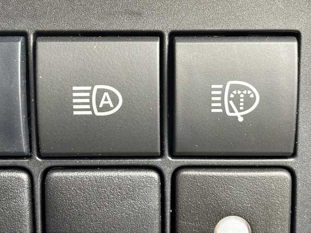 トヨタ ランドクルーザー プラド TX 道北・旭川 2018(平30)年 6.2万km ブラック /４WD//禁煙車//TRDエアロ//社外１７インチアルミホイール//サンルーフ//純正ナビ/SD/BT/フルセグ/CD/DVD//バックカメラ//セーフティセンス//LDA/PCS/ACC/クリアランスソナー//オートライト//オートマチックハイビーム//リアフォグランプ//ルーフレール//ETC//ステアリングスイッチ//ドアバイザー//トノカバー//オートエアコン//純正フロアマット//オートリトラミラー