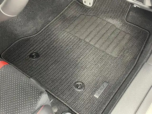 スバル ＢＲＺ S 群馬県 2022(令4)年 1.5万km クリスタルホワイトP STIフロントアンダースポイラー/STIリヤアンダーディフューザー/＝＝＝＝＝/純正9インチメモリナビ/・CD TV BT AM FM DVD USB/=====/ＳＴＩエアロ　純正９インチナビ　バックカメラ　シートヒーター　パドルシフト　アイサイトコアテクノロジー　ブラインドスポットモニター　レーンキープアシスト　全車速追従機能付クルーズコントロール　禁煙車