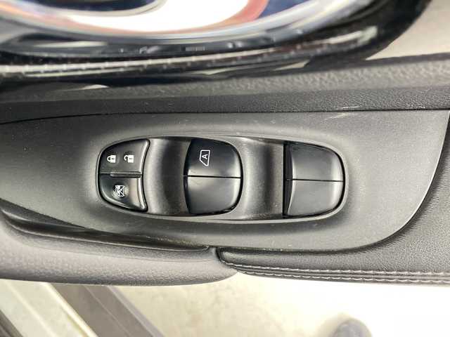 日産 エクストレイル 20Xi 群馬県 2018(平30)年 7.7万km ブリリアントホワイトパール 純正９型ナビ　フルセグＴＶ　全周囲カメラ　アダプティブクルーズコントロール　電動リアゲート　ステアリングスイッチ　デジタルインナーミラー　プッシュスタート　スマートキー　ＬＥＤオートライト　禁煙車