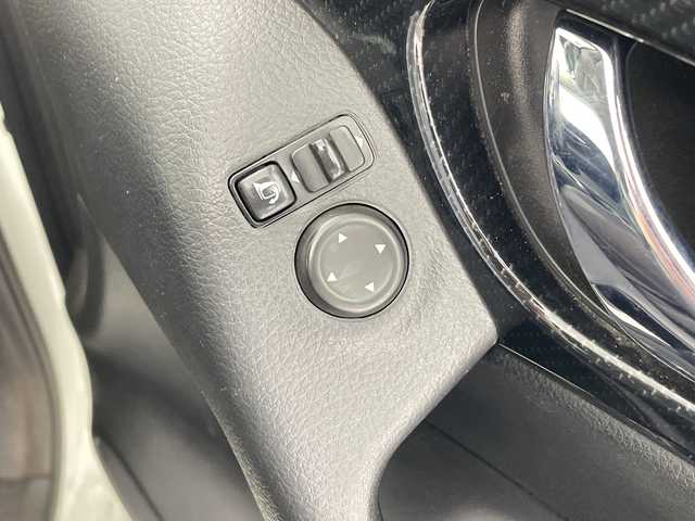 日産 エクストレイル 20Xi 群馬県 2018(平30)年 7.7万km ブリリアントホワイトパール 純正９型ナビ　フルセグＴＶ　全周囲カメラ　アダプティブクルーズコントロール　電動リアゲート　ステアリングスイッチ　デジタルインナーミラー　プッシュスタート　スマートキー　ＬＥＤオートライト　禁煙車