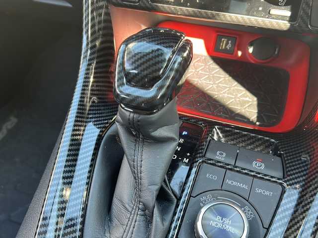 トヨタ ＲＡＶ４ アドベンチャー オフロードPKGⅡ 大阪府 2023(令5)年 5万km Ｌグリーン ワンオーナー/純正10.5インチディスプレイオーディオ/BTオーディオ/フルセグテレビ/全方位カメラ/D席パワーシート/前席シートヒーター/前席エアシート/デジタルインナーミラー/電動パーキングブレーキ/オートホールド/パワーバックドア/LEDヘッドライト/オートライト/純正18インチAW/純正ラバーマット/レーダークルーズコントロール/スマートキープッシュスタート/スペアキー