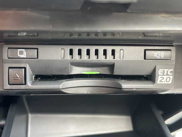 トヨタ カムリ WSレザーパッケージ 神奈川県 2020(令2)年 3.2万km プラチナホワイトパールマイカ 純正ナビ/Bluetooth/CD/DVD/ETC2.0/ドライブレコーダー/サンルーフ/クルーズコントロール/パドルシフト/前席シートヒーター/前席パワーシート/ヘッドアップディスプレイ/純正フロアマット/純正アルミホイール/レーンキープアシスト/コーナーセンサー/オートライト/オートマチックハイビーム