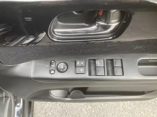 ホンダ Ｎ ＢＯＸ カスタム G Lパッケージ 埼玉県 2015(平27)年 10.8万km スマートブラック (株)IDOMが運営する【じしゃロン鳩ヶ谷店】の自社ローン対象車両になります。こちらは現金ご利用時の価格です。自社ローンご希望の方は別途その旨お申付け下さい。/登録時108065km/社外メモリナビ(品番:AVIC-RZ09)/フルセグTV/バックカメラ/CTBA(シティブレーキアクティブシステム)/ダブル/サイド/カーテンエアバッグ/横滑り防止装置/ETC/左側パワースライドドア/プッシュスタート/スマートキー/背面シートテーブル/後席ロールサンシェード/ベンチシート/チップアップシート/純正HIDヘッドライト/純正14インチAW/純正フロアマット/オートリトラミラー/電動格納機能付きウインカーミラー