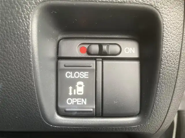 ホンダ Ｎ ＢＯＸ カスタム G Lパッケージ 埼玉県 2015(平27)年 10.8万km スマートブラック (株)IDOMが運営する【じしゃロン鳩ヶ谷店】の自社ローン対象車両になります。こちらは現金ご利用時の価格です。自社ローンご希望の方は別途その旨お申付け下さい。/登録時108065km/社外メモリナビ(品番:AVIC-RZ09)/フルセグTV/バックカメラ/CTBA(シティブレーキアクティブシステム)/ダブル/サイド/カーテンエアバッグ/横滑り防止装置/ETC/左側パワースライドドア/プッシュスタート/スマートキー/背面シートテーブル/後席ロールサンシェード/ベンチシート/チップアップシート/純正HIDヘッドライト/純正14インチAW/純正フロアマット/オートリトラミラー/電動格納機能付きウインカーミラー