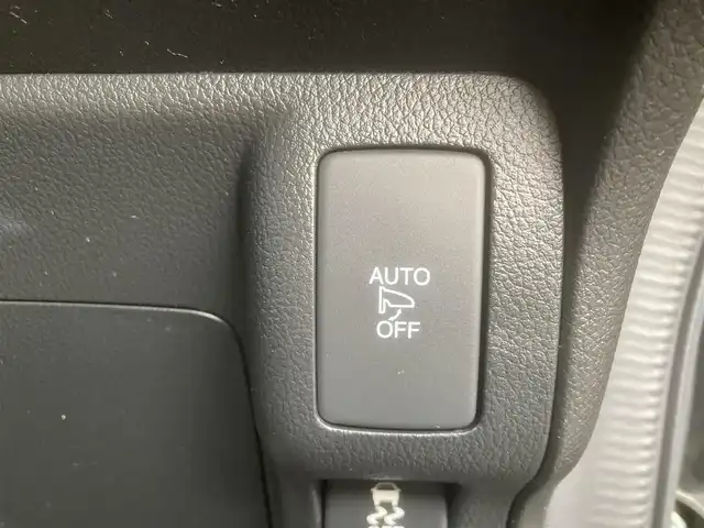 ホンダ Ｎ ＢＯＸ カスタム G Lパッケージ 埼玉県 2015(平27)年 10.8万km スマートブラック (株)IDOMが運営する【じしゃロン鳩ヶ谷店】の自社ローン対象車両になります。こちらは現金ご利用時の価格です。自社ローンご希望の方は別途その旨お申付け下さい。/登録時108065km/社外メモリナビ(品番:AVIC-RZ09)/フルセグTV/バックカメラ/CTBA(シティブレーキアクティブシステム)/ダブル/サイド/カーテンエアバッグ/横滑り防止装置/ETC/左側パワースライドドア/プッシュスタート/スマートキー/背面シートテーブル/後席ロールサンシェード/ベンチシート/チップアップシート/純正HIDヘッドライト/純正14インチAW/純正フロアマット/オートリトラミラー/電動格納機能付きウインカーミラー