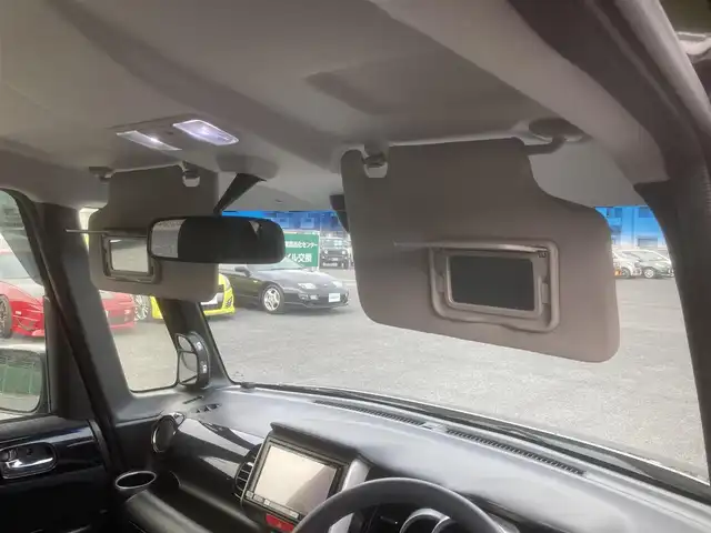 ホンダ Ｎ ＢＯＸ カスタム G Lパッケージ 埼玉県 2015(平27)年 10.8万km スマートブラック (株)IDOMが運営する【じしゃロン鳩ヶ谷店】の自社ローン対象車両になります。こちらは現金ご利用時の価格です。自社ローンご希望の方は別途その旨お申付け下さい。/登録時108065km/社外メモリナビ(品番:AVIC-RZ09)/フルセグTV/バックカメラ/CTBA(シティブレーキアクティブシステム)/ダブル/サイド/カーテンエアバッグ/横滑り防止装置/ETC/左側パワースライドドア/プッシュスタート/スマートキー/背面シートテーブル/後席ロールサンシェード/ベンチシート/チップアップシート/純正HIDヘッドライト/純正14インチAW/純正フロアマット/オートリトラミラー/電動格納機能付きウインカーミラー