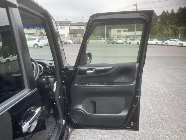 ホンダ Ｎ ＢＯＸ カスタム G Lパッケージ 埼玉県 2015(平27)年 10.8万km スマートブラック (株)IDOMが運営する【じしゃロン鳩ヶ谷店】の自社ローン対象車両になります。こちらは現金ご利用時の価格です。自社ローンご希望の方は別途その旨お申付け下さい。/登録時108065km/社外メモリナビ(品番:AVIC-RZ09)/フルセグTV/バックカメラ/CTBA(シティブレーキアクティブシステム)/ダブル/サイド/カーテンエアバッグ/横滑り防止装置/ETC/左側パワースライドドア/プッシュスタート/スマートキー/背面シートテーブル/後席ロールサンシェード/ベンチシート/チップアップシート/純正HIDヘッドライト/純正14インチAW/純正フロアマット/オートリトラミラー/電動格納機能付きウインカーミラー