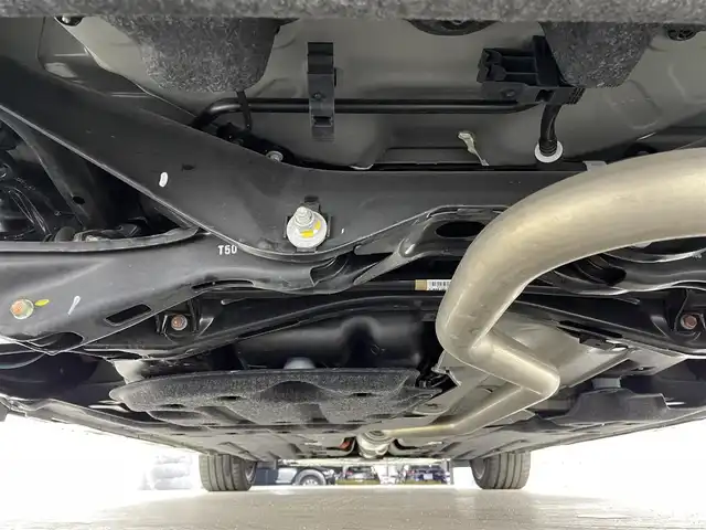 ホンダ シビック e:HEV 宮城県 2023(令5)年 2.4万km プラチナホワイトパール 純正コネクトナビ/リアスポイラー/LEDフォグライト/BOSEサウンド/アダプティブクルーズコントロール/トラフィックジャムアシスト/アダプティブドライビングビーム/BSM/パーキングセンサー/ホンダセンシング/前席パワーシート/シートヒーター/ワイヤレス充電器/コンビシート/ETC2.0/前後ドライブレコーダー/禁煙