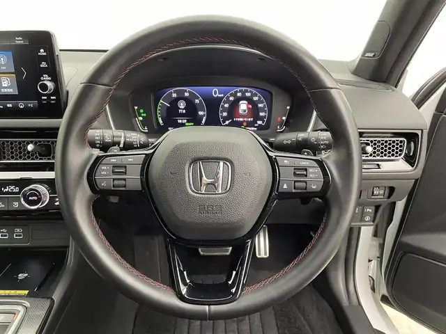 ホンダ シビック e:HEV 宮城県 2023(令5)年 2.4万km プラチナホワイトパール 純正コネクトナビ/リアスポイラー/LEDフォグライト/BOSEサウンド/アダプティブクルーズコントロール/トラフィックジャムアシスト/アダプティブドライビングビーム/BSM/パーキングセンサー/ホンダセンシング/前席パワーシート/シートヒーター/ワイヤレス充電器/コンビシート/ETC2.0/前後ドライブレコーダー/禁煙