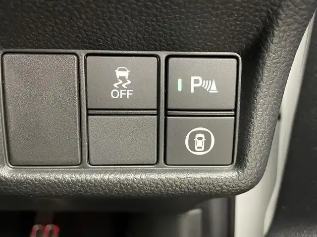 ホンダ シビック e:HEV 宮城県 2023(令5)年 2.4万km プラチナホワイトパール 純正コネクトナビ/リアスポイラー/LEDフォグライト/BOSEサウンド/アダプティブクルーズコントロール/トラフィックジャムアシスト/アダプティブドライビングビーム/BSM/パーキングセンサー/ホンダセンシング/前席パワーシート/シートヒーター/ワイヤレス充電器/コンビシート/ETC2.0/前後ドライブレコーダー/禁煙