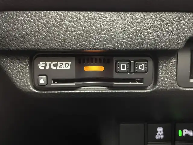 ホンダ シビック e:HEV 宮城県 2023(令5)年 2.4万km プラチナホワイトパール 純正コネクトナビ/リアスポイラー/LEDフォグライト/BOSEサウンド/アダプティブクルーズコントロール/トラフィックジャムアシスト/アダプティブドライビングビーム/BSM/パーキングセンサー/ホンダセンシング/前席パワーシート/シートヒーター/ワイヤレス充電器/コンビシート/ETC2.0/前後ドライブレコーダー/禁煙